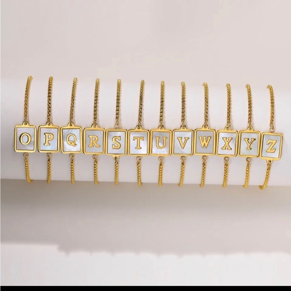 Bracelet, initial A-Z ask for your A To Z is it stainless steel - Picture 5 of 6